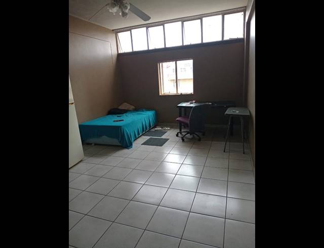 5 BEDROOM APARTMENT FOR SALE IN SUNNYSIDE